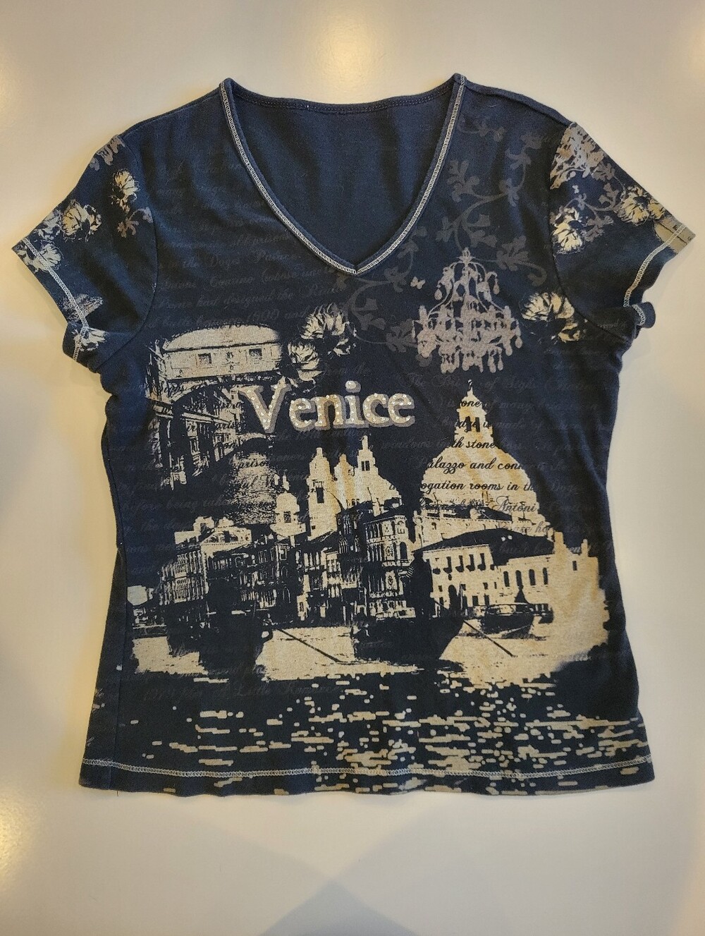 Venice Graphic V-Neck Short Sleeve Tee - Black and Cream Small - Picture 1 of 8